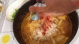 今天分享超级无敌巨好喝的酸辣汤 特别适合冬天 简单非常简单