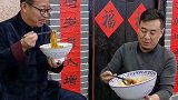 油泼面看着真香，感觉在家门口吃饭才有感觉