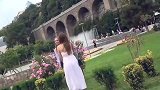 吓人恶作剧，在街上故意吓路人，路人的小心脏受不了