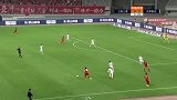 胡尔克开场就发威 左脚远射竟被杜佳开挂扑出