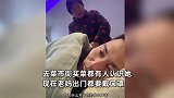 小伙过年提前回家，被妈妈天天催相亲，无奈反击将其拍成网红：老妈出门必戴口罩