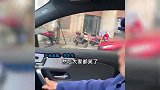 男子接亲误将迷路大爷送到婚房：以为是新娘家老人，后报警送回