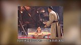 娱乐圈女星沐浴戏是这样拍的，杨紫没有水，关晓彤穿大棉袄