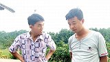 农村老板摆地摊坑人，俩二货小伙却一秒识破套路