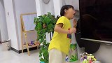 兄妹同心，其利断金！一个外姓的永远干不过两个同姓的！