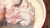 锅包肉酸甜比例最关键，外焦里嫩，在家你就这样做
