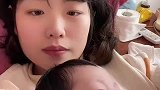 女生刚成为新手妈妈，宝宝出生41天了
