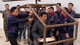 农村大叔发明的直升机，就是看着有点废人