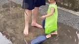 哥们，裤子差点没保住