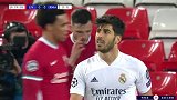 皇马王储秀丝滑技术：运动中高难度停球+隐蔽直塞 红军疲于奔命
