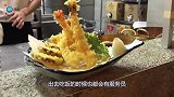 日本的“网红”猴子，做了12年服务员，每天拿香蕉当工资！