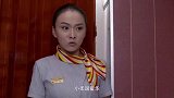 空姐拉开帘子,不料看到同事两人在腻歪,美女羞得脸都红了!