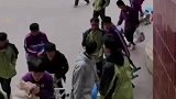 班主任自费八百多元，周末请学生一起吃火锅