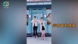 张檬小五穿情侣装跳舞，花式比心甜掉牙，全程表情同步超有夫妻相