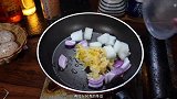 酸菜炒什么好吃，简单又好吃的酸菜炒冬瓜，清爽开胃