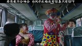 乘车去海边和女友告白，台风表示这狗粮我不吃