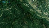 广西原始大山发现莲花宝地，上面修有很多墓穴，看来这里不一般吧
