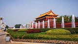 4月30日，天安门城楼前喷泉“首次”开放，迎接“五一”的到来