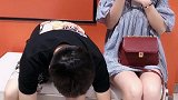 小伙子真会玩套路，小姐姐尴尬了