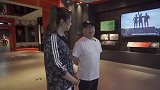 德云社大咖粉曼联！红魔体验中心过把瘾 打卡球迷圣地+获赠球衣