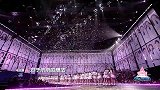 毛不易深情演唱为毕业喝彩，镜头扫到流泪的姜贞羽，太让人心疼了