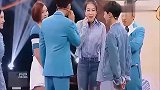 王牌对王牌：沈腾组词“劈破”，不料裤子真的破了，全场爆笑