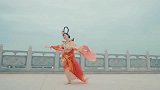 宛如从壁画飞天出来的美女，上演一支绝美敦煌舞！太惊艳了！