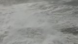 10米高的大浪敢挑战吗？老哥驾驶水上摩托都没跑掉