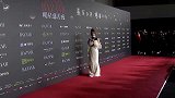 慈善夜 《延禧》“愉贵人”练练亮相，短发造型干练