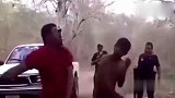 格斗-17年-墨西哥黑帮强迫两男子斗殴 失败者疑被枪决-专题