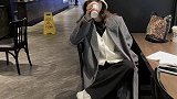 漂亮 加上任何一张牌都是王炸 学历家庭 智商 背景 才华 唯有单出是死局。