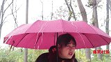短剧：村妹远嫁偷跑回家，看到妈妈每天为自己操心，跪地哭了起来
