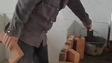 农民工大哥这么好的手艺，不进城盖楼房有点可惜