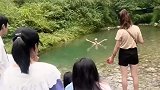 模仿水妖惊艳游客，太惊艳了吧
