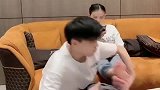 拒绝夫妻冷战，一招让老婆不生气，还笑得停不下来
