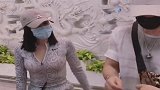 钟丽缇看到张伦硕给女粉丝签名，吃醋跳热舞狂撩，谁能顶得住？