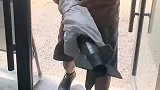 农户在地里发生一枚炮弹