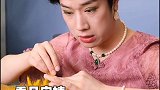 我们的朋友圈里有无数人，但爸妈的朋友圈里只有我们父母