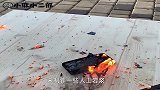 岩浆能穿透多少层玻璃？老外亲测，结果让人惊喜！
