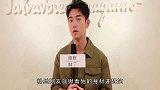 甜齁！郑恺陪爱妻游泳，苗苗水中藏肚，夫妻上演“水上追逐战”