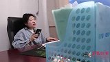 经理拖欠农民工工资不给，还殴打农民工，董事长来了，经理秒怂