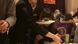 看了这里的服务员，终于知道为什么生意好了
