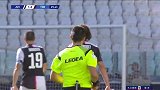 第26分钟尤文图斯球员博努奇黄牌