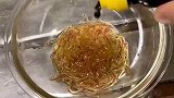 一口喝下，只为感受鱼在嘴里喉咙里跳动挣扎