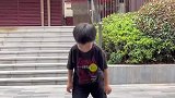 看到我儿子的门牙，或许你们就明白了