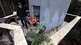 在64平方英尺的小房子上建造屋顶顶层露台