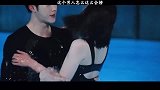 男孩子主动一点，该出手就出手，女朋友不就到碗里来了吗