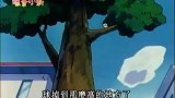 蜡笔小新：大家都在想办法把树上的羽毛球弄下来！