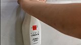 不想在墙上敲钉子，应该要学我也用这个胶布。