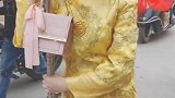 这妹子真漂亮，看一眼就想把她娶回家！